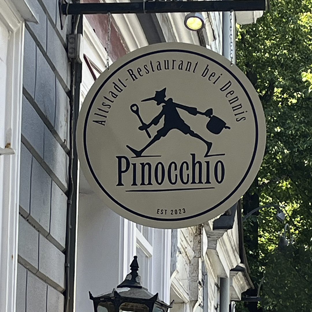 restaurant pinnochio schild